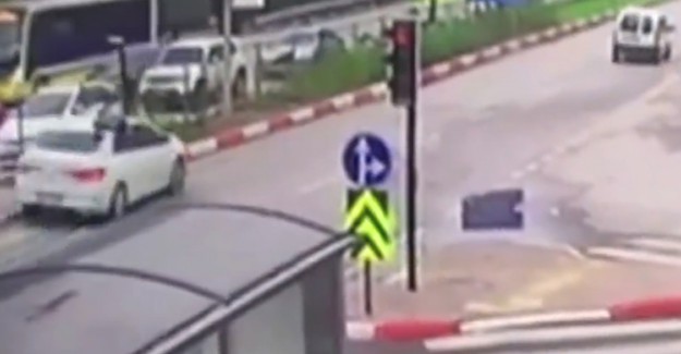 Kırmızı Işık İhlali Yapan Otomobil Dehşet Saçtı