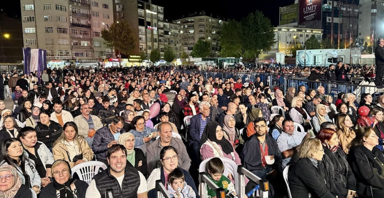 Kırşehir'de Ahilik Haftası Etkinlikleri Kapsamında Renkli Bir Halk Konseri Düzenlendi