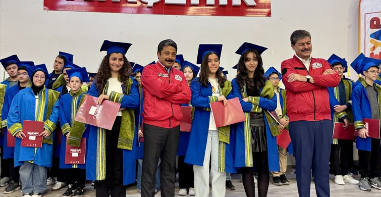 Kırşehir'de DENEYAP Teknoloji Atölyeleri Mezuniyet Töreni Düzenlendi