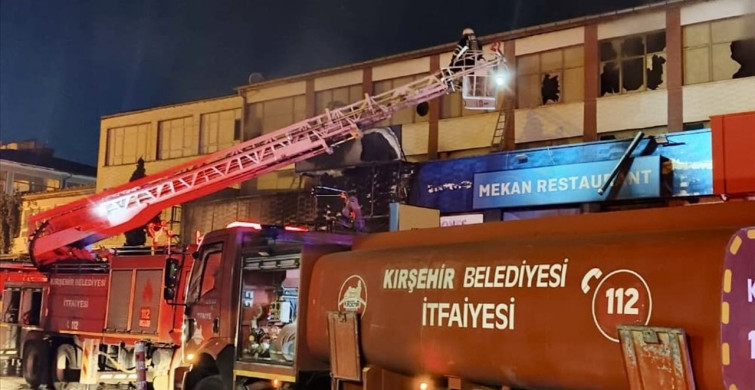 Kırşehir'deki Hırdavat Dükkanında Çıkan Yangın Kontrol Altına Alındı