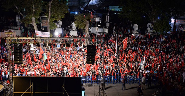 Kısıklı Meydanı'nın Adı 'Milli İrade Meydanı' Oldu