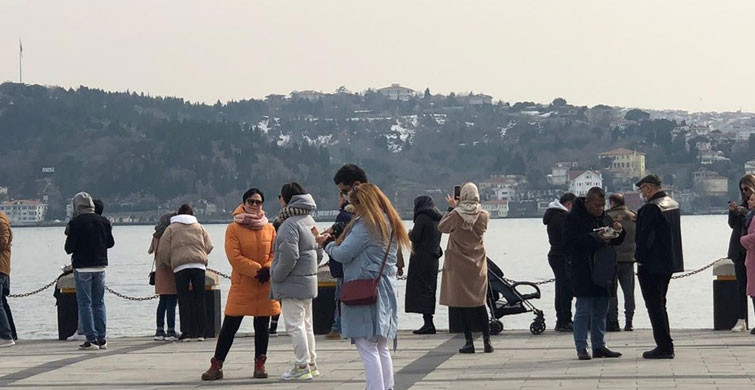 Kısıtlamalara Rağmen Ortaköy'de Dikkat Çeken Kalabalık!