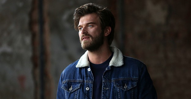 Kıvanç Tatlıtuğ'un Partneri Belli Oldu