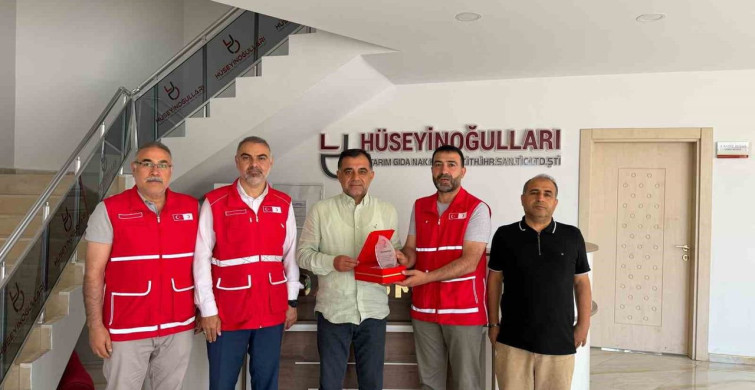 Kızılay'dan Veysi Duyan'a 'Yılın Bağışçısı' ödülü