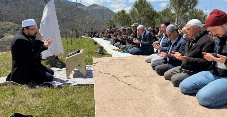 Kızılçukur Mahallesi’nde Yağmur Duası Geleneği Devam Ediyor