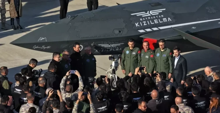 KIZILELMA’nın tarihi hava-hava testi dünya manşetlerinde: “Havacılıkta yeni çağ başladı”