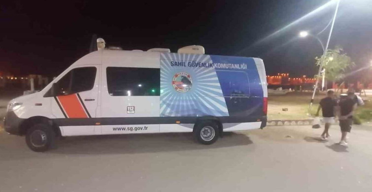 Kızkalesi'nde denizde kaybolan şahsın bulunması için arama çalışmaları sürüyor