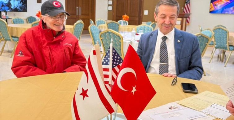 KKTC Dışişleri Bakanı Ertuğruloğlu, Aziz Sancar'a KKTC Kimliğini Takdim Etti