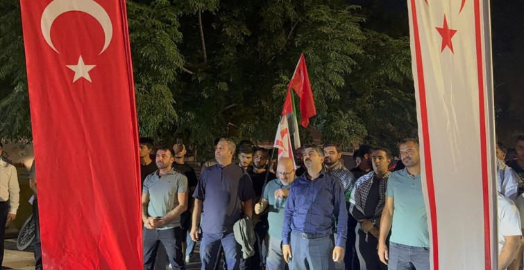 KKTC'de İsrail'in Küresel Sumud Filosu'na Saldırısı Protesto Edildi