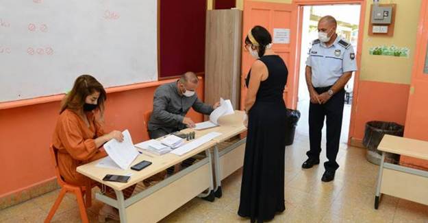 KKTC Seçimlerinde İkinci Tur Başladı
