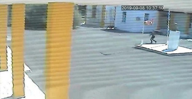 KKTC'de Türk Bayrağını Çalan Rum İçin Tutuklama Emri Verildi