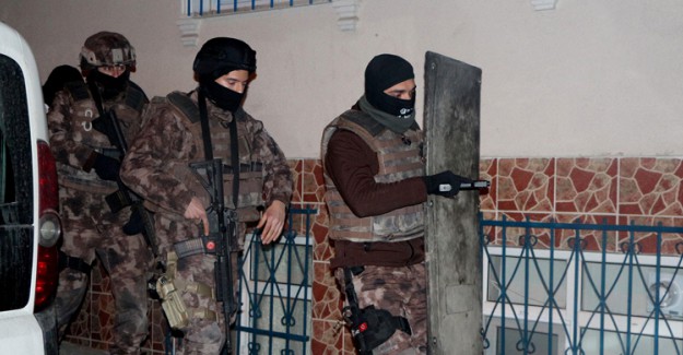 'Klavye Delikanlıları'na Özel Harekat'lı Operasyon!