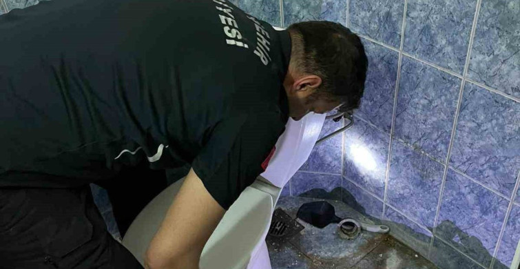 Klozetteki Yavru Kedi İtfaiye Tarafından Kurtarıldı