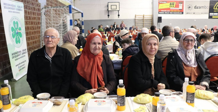 Kocaeli Büyükşehir Belediyesi Bosna Hersek'te İftar Programı Düzenledi