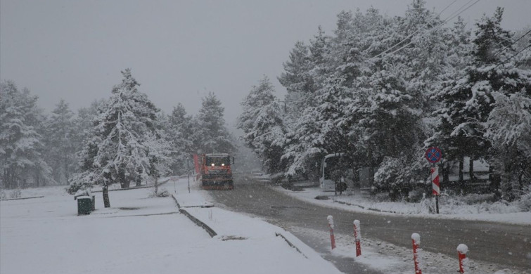 Kocaeli, Karabük ve Bolu'da Kar Yağışı Etkili Oluyor