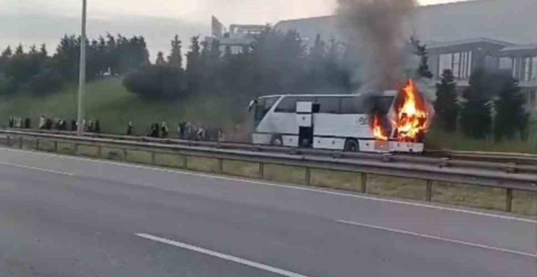 Kocaeli TEM Otoyolu'nda Yolcu Otobüsü Yangını