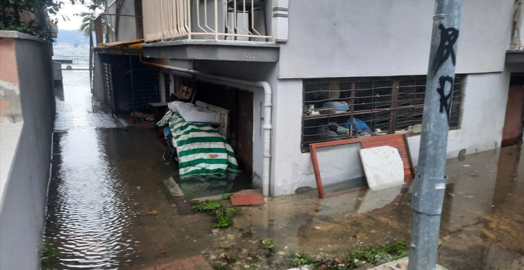 Kocaeli ve Düzce'de Şiddetli Rüzgar Etkili Oldu