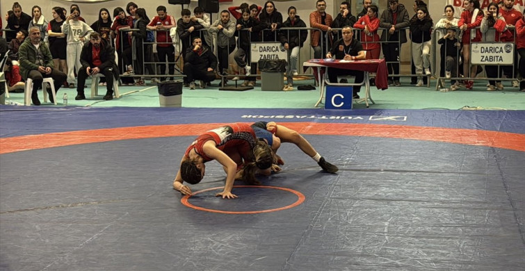 Kocaeli'de 17 Yaş Altı Türkiye Güreş Şampiyonası Tamamlandı