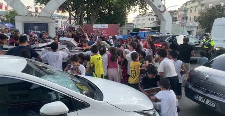 Kocaeli'de 52. Altın Kiraz Kültür ve Sanat Festivali'nde ilginç anlar yaşandı