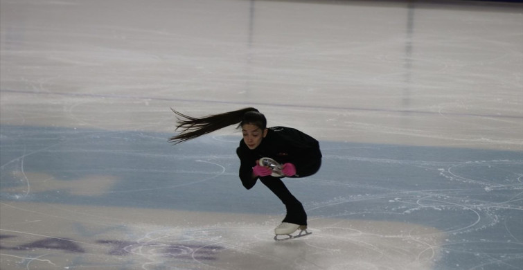 Kocaeli'de Artistik Buz Pateni Türkiye Şampiyonası Başladı
