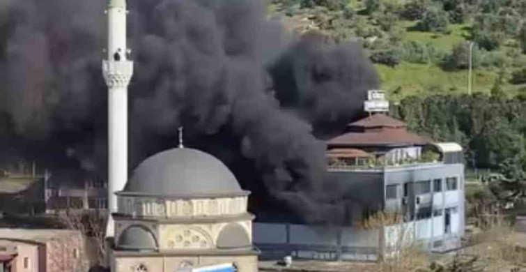 Kocaeli'de Fabrika Yangını Kontrol Altına Alındı