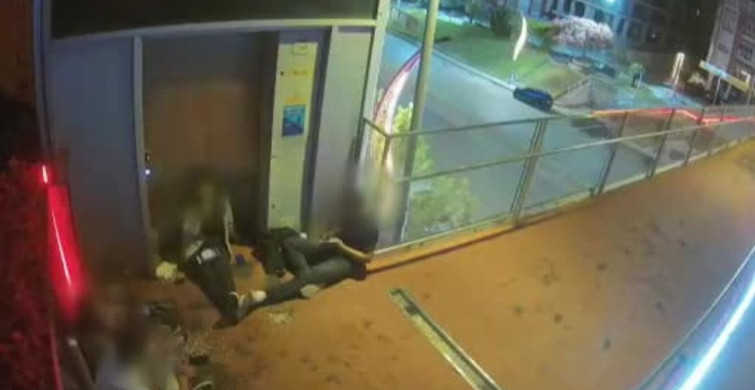 Kocaeli'de gençlerin asansör girişini kapatması güvenlik kamerasına yansıdı