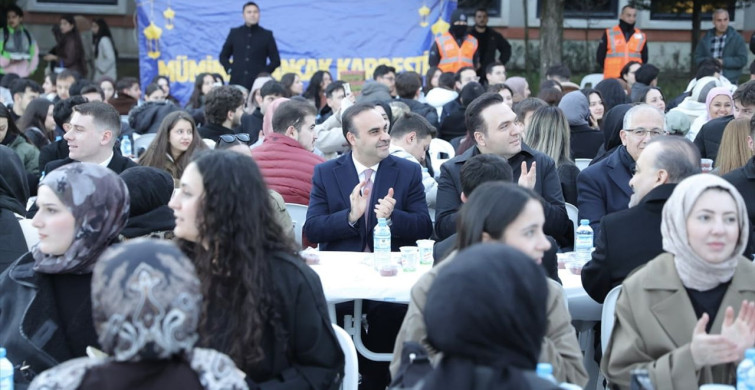 Kocaeli'de İftar Programında Bakan Kacır'dan Vurucu Mesajlar