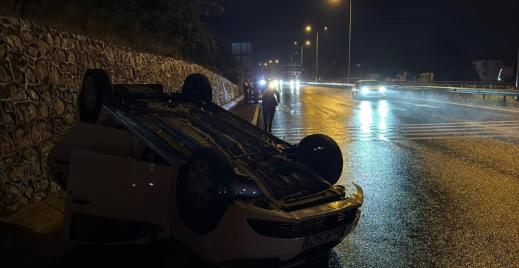 Kocaeli'de İki Otomobil Çarpıştı: 2 Yaralı