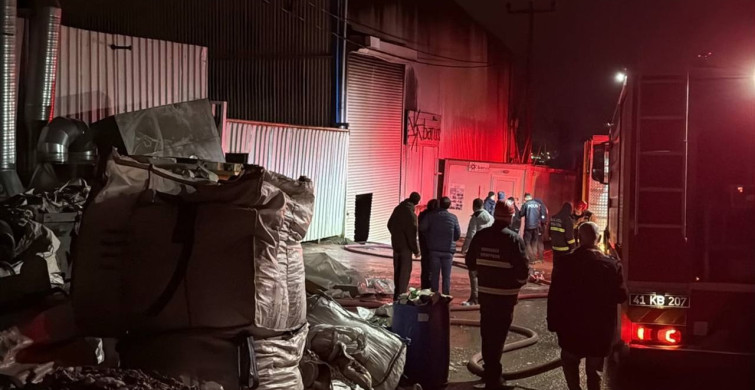 Kocaeli'de İş Yerinde Yangın Kontrol Altına Alındı