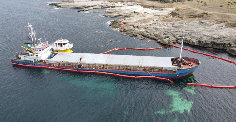 Kocaeli'de Karaya Oturan Geminin Kurtarılması İçin Çalışmalar Başlıyor