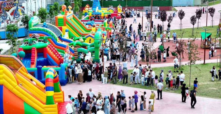 Kocaeli'de karne hediyesi çocuk şenliği başladı