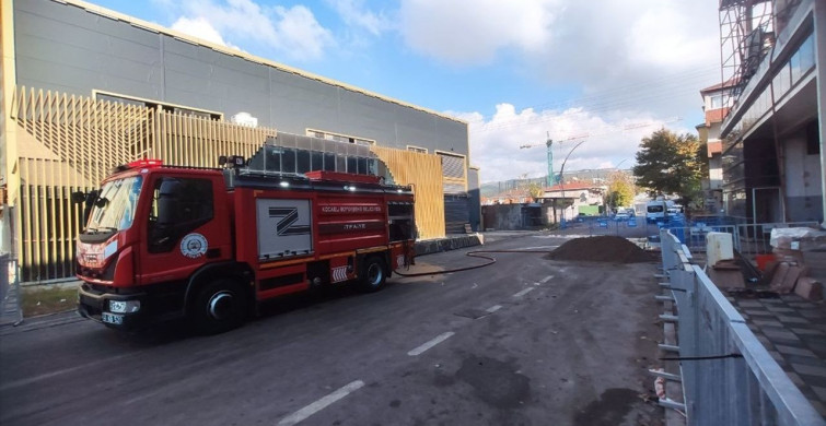 Kocaeli'de Kozmetik Fabrikasında Yangın İncelemesi Devam Ediyor