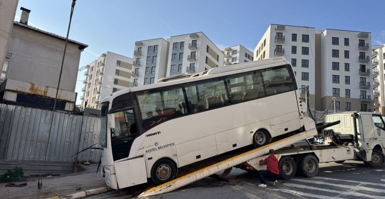 Kocaeli'de Midibüs Kazası: 7 Yaralı