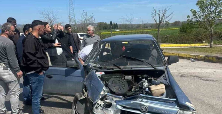 Kocaeli'de Otomobil ve Otobüs Çarpıştı: 1 Yaralı