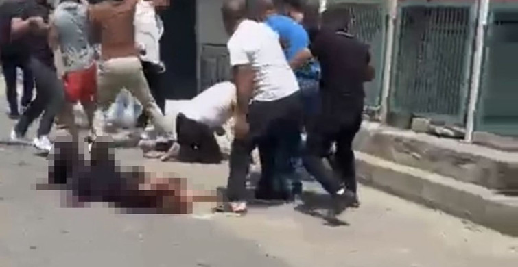 Kocaeli'de Sokakta Bıçaklanan Kadın Hayatını Kaybetti