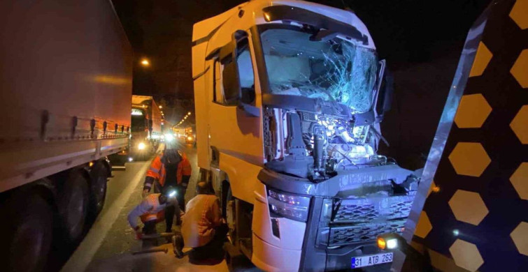 Kocaeli'de Tünel Kazası: Yaralı Tır Sürücüsü Hastaneye Kaldırıldı