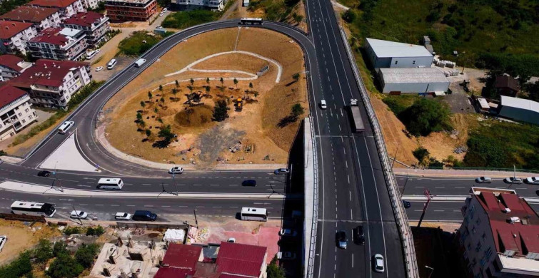 Kocaeli'de Yeni Köprülü Kavşak Hizmete Girdi