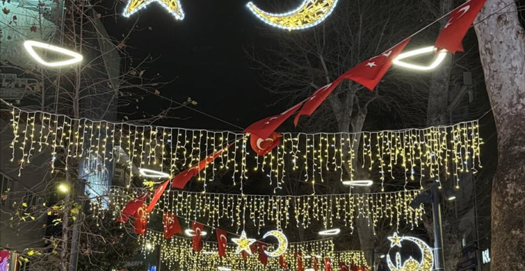 Kocaeli'nin Yürüyüş Yolu Ramazan'a Özel Işıklandırıldı