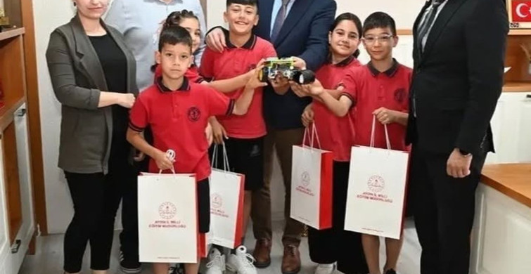 Koçarlı'nın 'Neşe Robot'u Türkiye Üçüncüsü Oldu