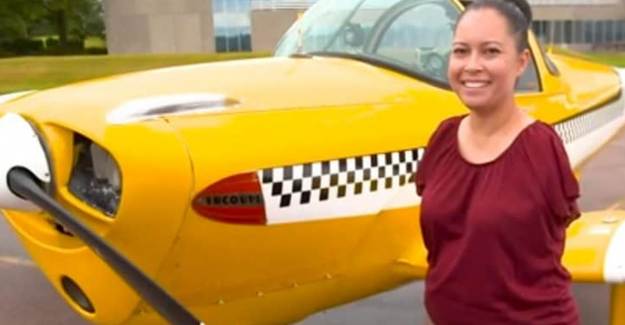 Kolsuz Doğdu, Pilot Oldu, Ayaklarıyla Uçuyor