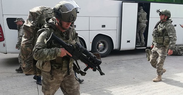 Komandolar Sınıra Gönderilmek Üzere Hatay'da