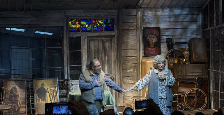 Konken Partisi Oyunu Sanatseverlerle Buluştu