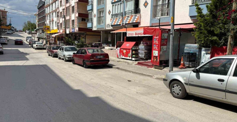 Kontrolden çıkan kamyoneti durduran fırıncı, faciayı önledi