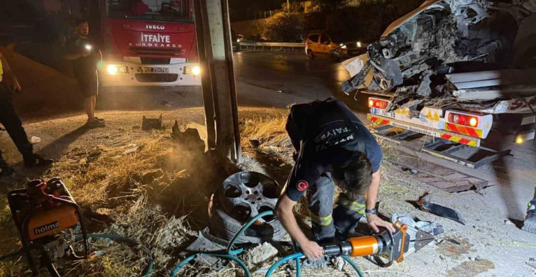 Kontrolden çıkan otomobilin motoru barakaya girdi, sürücü hayatını kaybetti