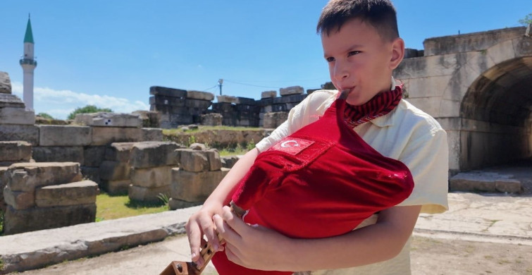 Konuralp Antik Kenti'nde Tulum Ezgileri Yarattı