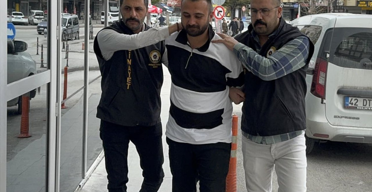 Konya'da Babasını Öldüren Şüpheli Tutuklandı