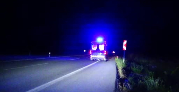 Konya'da kontrolünü kaybeden otomobil yoldan çıktı: 3 yaralı