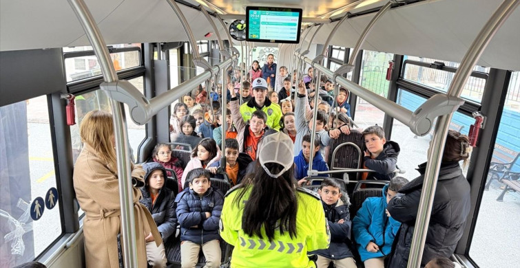 Konya'da Öğrencilere Toplu Ulaşım Kültürü "Nezaket Otobüsü" ile Öğretilecek