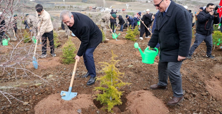 Konya'da Orman Haftası Etkinliği: 10 Bin Fidan Toprakla Buluştu