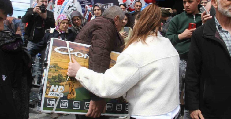 Konya'da Ucuz Televizyon İçin İzdiham